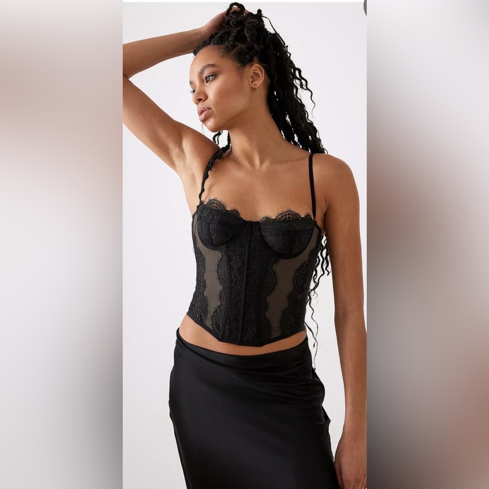 Urban Outfitters Out From Under Modern Love Corset
(B5)